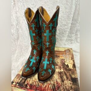 Beautiful cross embroidered brown leather boots size 8 1/2
